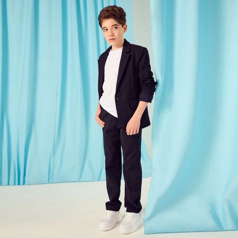 Really high quality pants America Dress, Boys Tuxedo, Trainers Outfit, Fancy Clothes, Teen Boy Outfits, Year 6, Dress Attire, Kids Clothes Boys