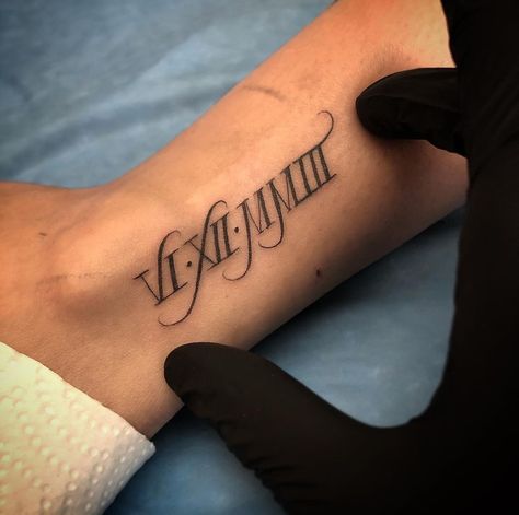 Places To Get A Name Tattoo, Tattoo Size Chart, Chicano Tattoo Ideas, Palm Size Tattoos Ideas, Ambition Tattoo, Chicano Tattoos Lettering, Small Dope Tattoos, Tattoo Lettering Design, Roman Numeral Tattoos