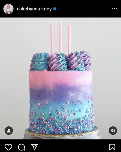 Ombre Cake With Sprinkles, Purple Pink Ombre Cake, Pink Purple And Blue Cake Ideas, Girly Galaxy Cake, Holographic Birthday Cake, Blue And Pink Ombre Cake, Ombre Cake Ideas Birthday, Purple Kids Birthday Cake, Pink And Purple Bday Cake