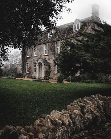 Old English Manor, Moody Home, Dorian Grey, Photography Places, Old Manor, Dark And Moody, English House, Old Farmhouse, Stone Houses