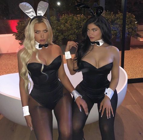 Carnival Hairstyles, Playboy Bunny Outfits, Badass Halloween Costumes, Halloweenský Makeup, Bunny Halloween Costume, Hot Halloween Outfits, Eyeliner Eyebrows, Duo Halloween Costumes