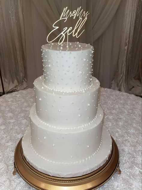 Elegant Pearl Wedding Cake, Pearl Cake Topper, Wedding Cakes With Pearls, Wedding Cake With Pearls, Champagne Wedding Cake, Wedding Cake Layers, Cake With Pearls, Minimalist Wedding Cake, Pearl Wedding Decorations