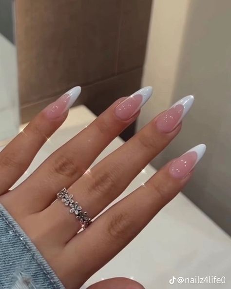 Simple Nail Designs Almond, Almond Acrylic Nails White, Cute Nails French Tip, Nails Classy Simple, Cute Nails French, Gel Nails Cute, Classy Simple Nails, Nail Designs Almond, Acrylic Nails White