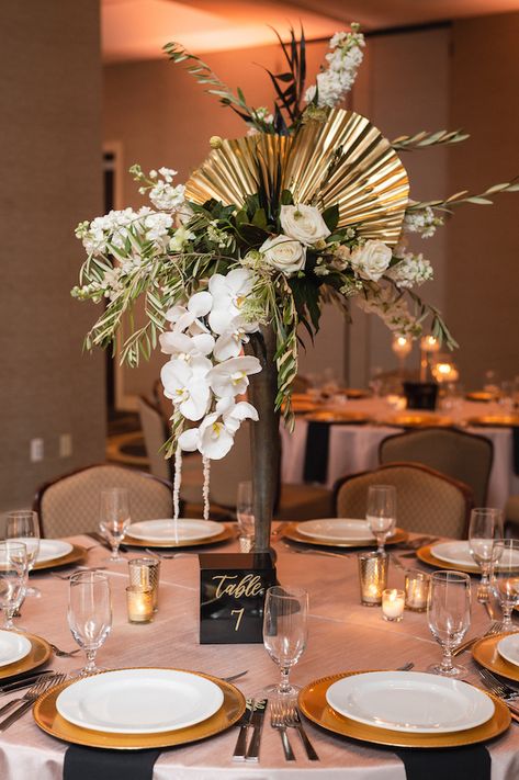 Art Deco Wedding Centerpieces, Art Deco Centerpiece, Speakeasy Wedding, Tablescape Design, 1920s Wedding Theme, Art Deco Wedding Theme, Gatsby Party Decorations, Downtown Fort Worth, Art Deco Party