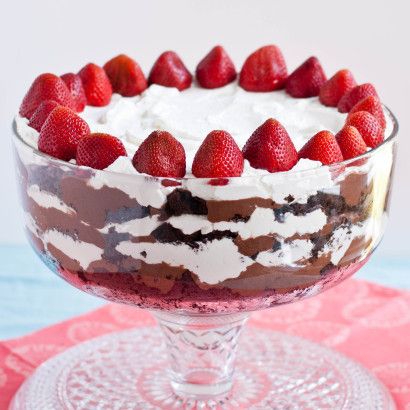 Triple Chocolate Punch Bowl Cake | Tasty Kitchen: A Happy Recipe Community! Chocolate Punch, Chocolate Layered Cake, Punch Bowl Cake Recipe, Punch Bowl Cake, Cake With Berries, Southern Recipes Desserts, Fudgy Cake, Easy Punch, Southern Desserts