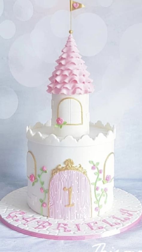 Ideas For Birthday Cake, Bolo Rapunzel, Castle Birthday Cakes, Princess Castle Cake, Disney Princess Cake, Princess Theme Birthday, Princess Theme Birthday Party, Cake Kids, Princess Birthday Cake