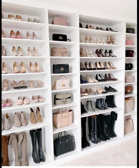 CLOSET GOALS ♠️♠️♠️♠️ Walking Closet, Dream Closet Design, Walk In Closet Design, Closet Tour, Wardrobe Organisation, Closet Decor, Bedroom Closet Design, Dream Closets, Glam Room