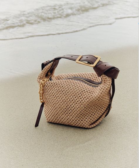 CECILIA SUMMER Shop Le Cecilia Panier Bag #zadig&voltaire #cecilia #bag Summer Bags 2024, Summer Purse, Summer Bag, Purse Trends, Crochet Bags, Straw Handbags, Bag Pattern Free, Raffia Bag, Bags Aesthetic