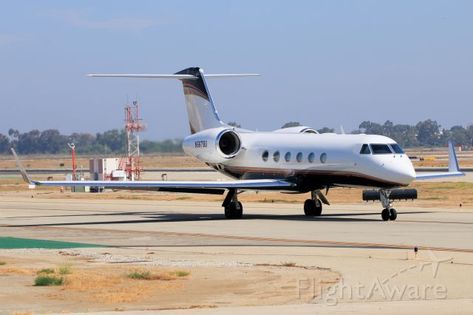 A Gulfstream G450 taxis for departure out of Long Beach. Gulfstream Iv, Executive Jet, Gulfstream Aerospace, Private Aircraft, Aviation Industry, Long Beach, Aircraft