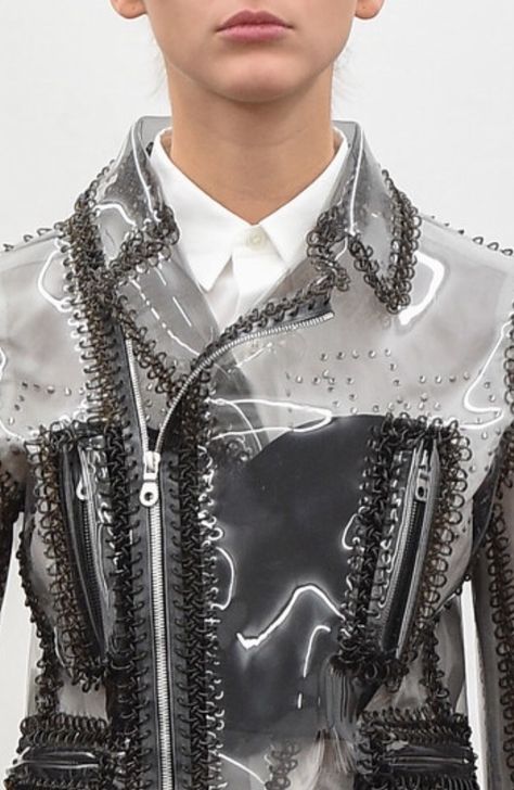 Transparent plastic jacket with macrame trim; sewing; textiles; fashion detail // Noir Kei Ninomiya Spring 2016 Noir Kei Ninomiya, Kei Ninomiya, Transparent Fashion, Futuristic Fashion, A Jacket, Creation Couture, Textiles Fashion, Issey Miyake, Fashion Details