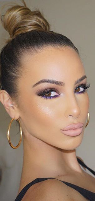 Love the makeup! Christina Sikalias, Hair Color For Brown Eyes, Pale Skin Hair Color, Face Goals, Hello Hair, Makeup Tip, Cake Face, Hair Color Light Brown, Beauty Make-up