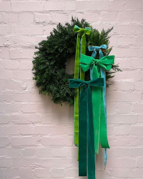 Winter Wedding Ceremony Ideas Winter Wedding Ceremony, Diy Natal, Quotes Inspiring, Green Wreath, Christmas Inspo, Marriage Ceremony, Noel Christmas, Merry Little Christmas, Holiday Inspiration