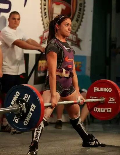 Female Powerlifting Power Lifting, Indoor Gym, Gym Training, Powerlifting, The Journey, Crossfit, Fitness Tips, Gym Equipment, Bodybuilding