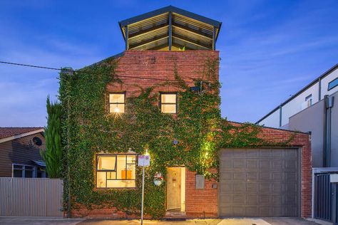 A Warehouse Turned Into a Home in Melbourne, Australia Warehouse Home Exterior, Warehouse Home Converted, Warehouse Conversion Home, Warehouse Exterior, Warehouse Living, Warehouse Loft, Converted Warehouse, Green Terrace, Warehouse Conversion