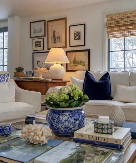 Cozy Coastal Living Room, Room Hacks, Decor Curtains, Blue White Decor, Curtains Living, Coastal Living Room, Living Room Decor Cozy, Ideas Living Room, Design Living Room