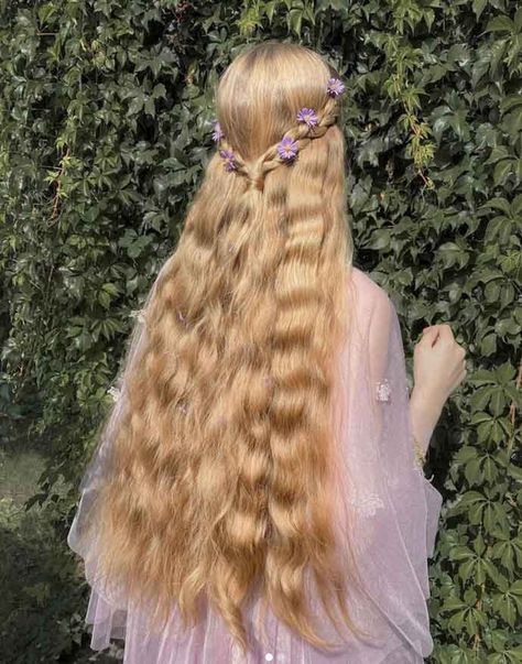 Easy Fairy Hairstyles, Cute Fairy Hairstyles, Hairstyles Fairy, Elvish Hairstyles, Fairy Hairstyles, Tail Hairstyle, Fairy Hair, Athletic Hairstyles, Cute Fairy