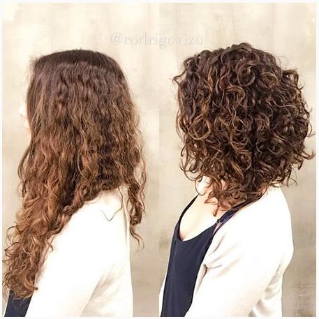 Haircuts For Short Curly Hair, Curly Inverted Bob, Kort Bob, Short Curly Hairstyles For Women, Curly Hair Photos, Haircuts For Curly Hair, Curly Bob Hairstyles, Penteado Cabelo Curto, Curly Hair Tips