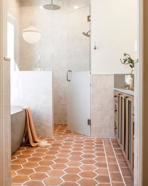 Terracotta Bathroom, Earthy Bathroom, Terracotta Floor Tiles, Master Bath Design, Terracotta Floor, Contemporary Shower, Basement Bathroom, Bathroom Floor Tiles, Bathroom Renos