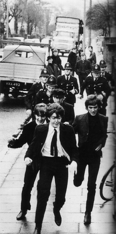 Beatles Movie, Hard Days Night, Beatles Wallpaper, Beatles Love, Night Film, Beatles Photos, Beatles Pictures, Beatles Fans, Beatles John