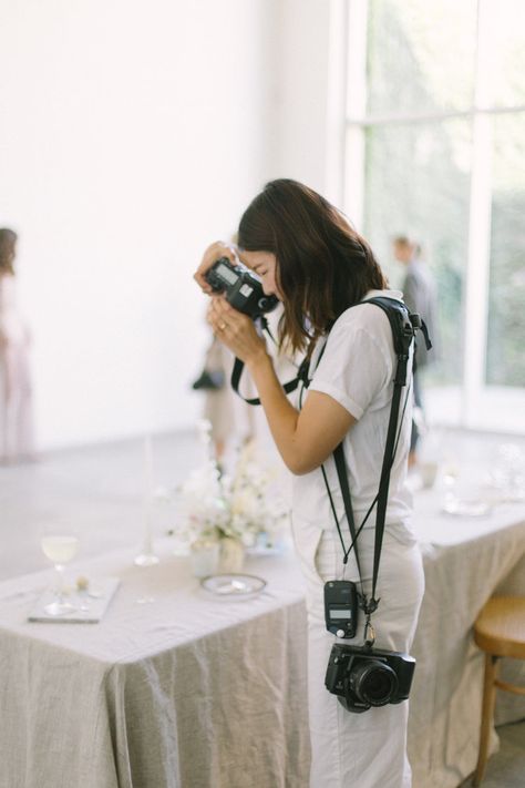 Photographer At Work, Photography Business Aesthetic, Photographer Behind The Scenes, Workshop Business, Photographers Office, Focus On Self, Workshop Photography, Creative Photoshoots, Creative Vision Boards