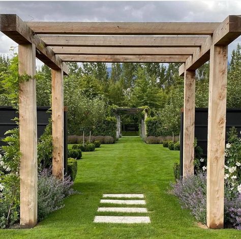 Patio Exterior Ideas, Garden Archway, Backyard Seating Area, Garden Arbor, Garden Entrance, Veg Garden, Casa Exterior, Vegetable Garden Design, Garden Landscape Design