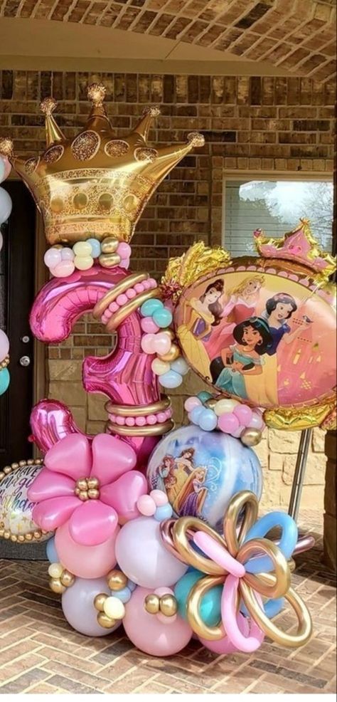 Princess Balloon Arrangement, Princess Balloon Bouquet Ideas, Ballon Princess Decoration, Princess Birthday Balloon Decor, Disney Balloon Bouquet, 3rd Birthday Balloon Bouquet, Disney Princess Balloon Bouquet, Princess Theme Balloon Decoration, Disney Princess Balloon Decorations