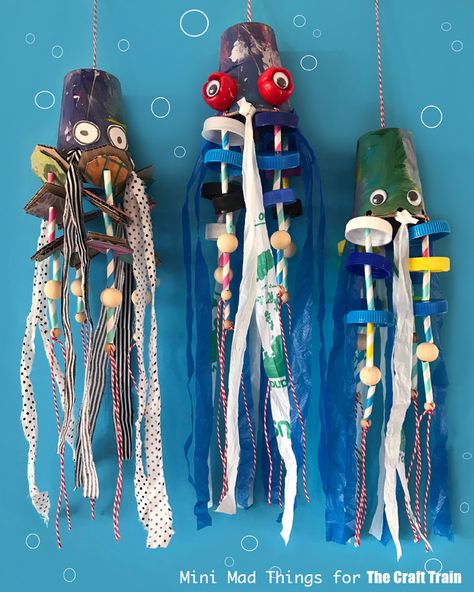 Ocean Waste Art, Plastic Ocean Art, Recycle Craft For Preschool, Somebody Swallowed Stanley, Plastik Recycling, Ocean Art Projects, Waste Art, Upcycle Plastic, Recycled Crafts Kids