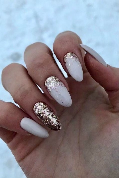 White & Gold Unghie Sfumate, Stylish Nails Designs, Gold Nail, Gray Nails, Thanksgiving Nails, Nail Designs Glitter, Coffin Nails Designs, Short Acrylic Nails, Gold Nails