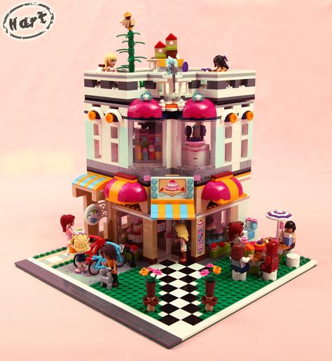 Hartinih Liauw's Lego Friends Corner Elliev Toys, Friends Downtown, Lego Tables, Cafe Corner, Felt Doll House, Corner Building, Lego House Ideas, Lego Village, Lego Friends Sets