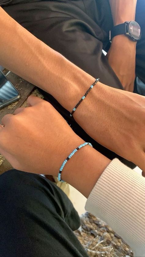 Matching Bracelets With Boyfriend, Couples Bracelets Beads, Bf And Gf Matching Bracelets Diy, Bead Bracelet For Boyfriend, Couple Handmade Bracelets, Head Bracelet Ideas, Diy Bracelets For Couples, Matching Bf Gf Bracelets, Matching Brackets For Couples