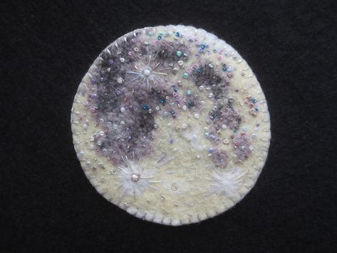 Moon Craters, Frost Moon, Embroidered Moon, Thread Crafts, Embroidery Crafts, Moon Images, Felt Christmas Tree, Wet Felt, French Knots