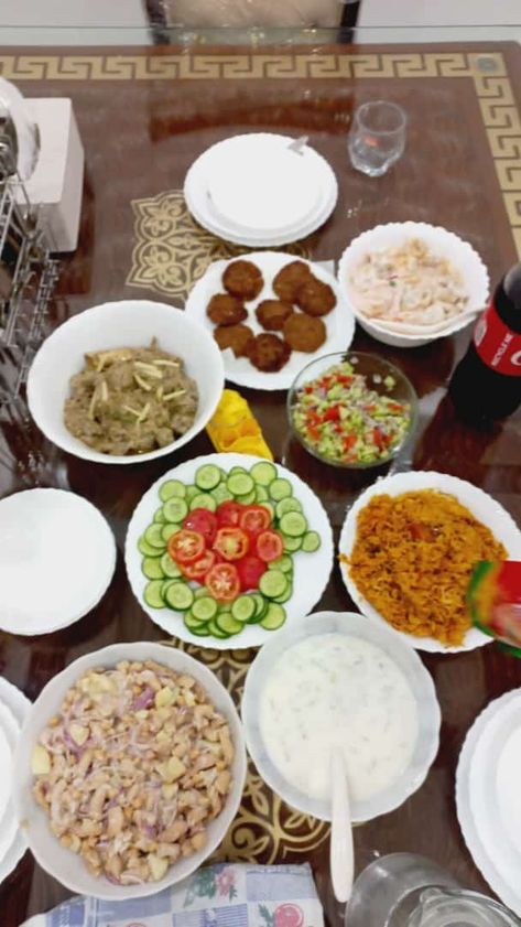 Aftari Dishes Pic Snapchat, Aftari Dishes Pic, Ramadan Wishes, Embroidered Duvet Cover, Snap Snapchat, Eid Decoration, Beautiful Flowers Photos, Aesthetic Eyes, Snap Food