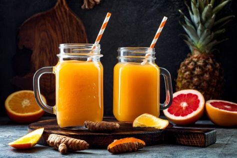 A Healthy Ginger, Lemon & Turmeric Shot Recipe Vitamin D Magnesium Turmeric, Turmeric Lemonade, Orange Watermelon, Summer Juice, Turmeric Juice, Turmeric Shots, Spicy Drinks, Heart Stuff, Gung Ho