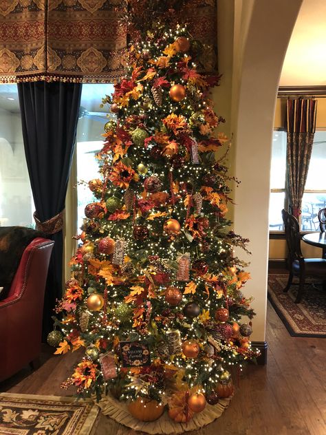 Christmas Tree With Fall Decorations, Autumn Tree Decorations, Fall Christmas Tree Decorations, Harvest Tree Decorations, Autumn Christmas Tree, Thanksgiving Christmas Tree, Fall Christmas Tree Ideas, Thanksgiving Tree Ideas, Fall Tree