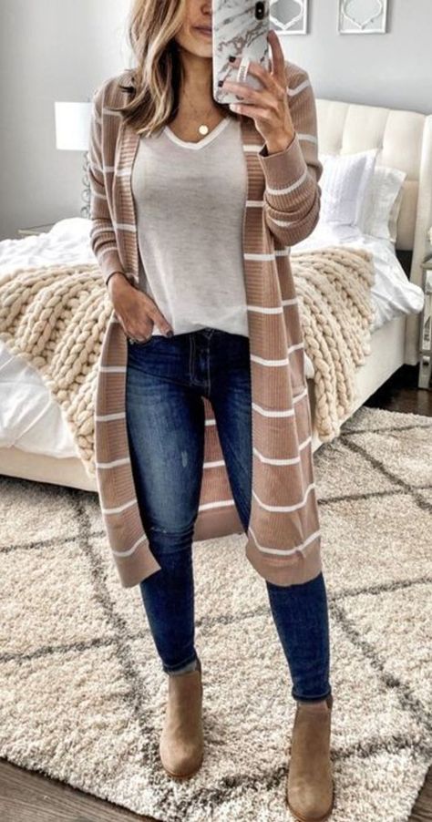 Simple Casual Outfits, Boots Outfit Ankle, Mode Casual, Cardigan Outfits, High Heel Boots Ankle, Cute Fall Outfits, Fall Clothes, Sweaters And Jeans, Fall Fashion Outfits