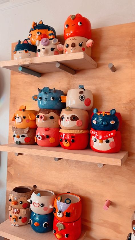 Animal Crossing Pottery, Animal Crossing Crafts, Animal Crossing Decor, Kawaii Ceramics, Pokemon Clay, Animal Crossing Plush, Pastel Cupcakes, Air Dry Clay Projects, Clay Diy Projects