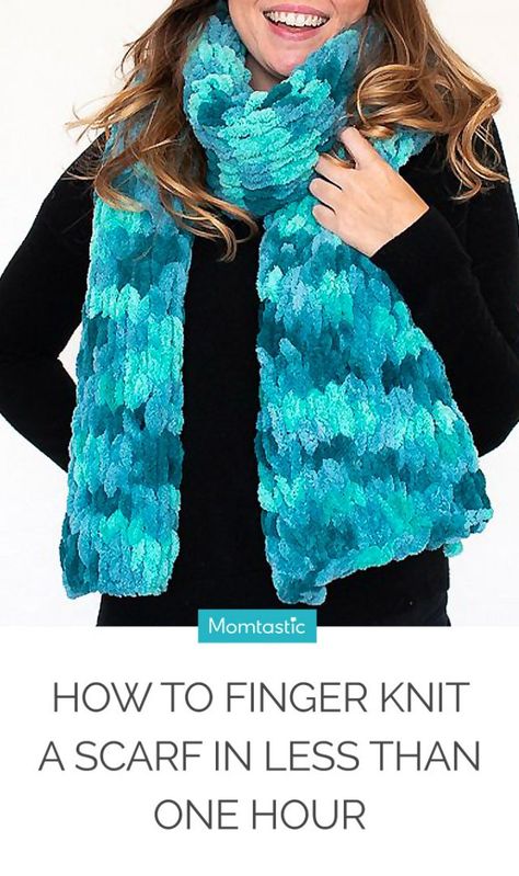 How To Finger Knit, Finger Knitting Blankets, Finger Knit Scarf, Knit A Scarf, Finger Knitting Projects, Loopy Yarn, Finger Knit, Diy Knit Blanket, Finger Crochet