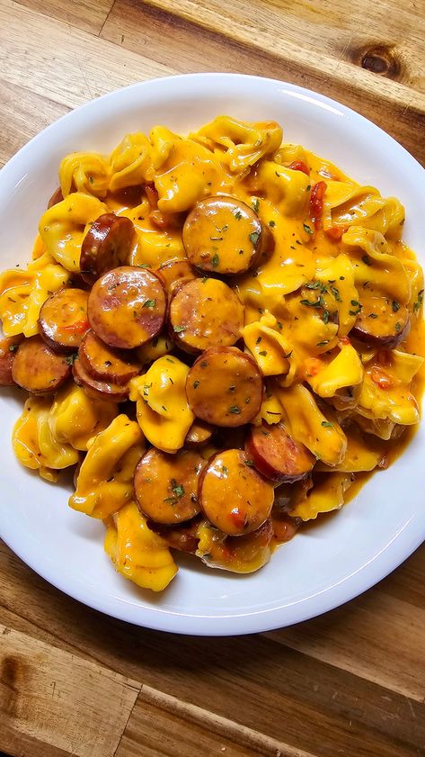 Cheesy Sausage & Tortellini - Homemade on a Weeknight Cheesy Sausage Tortellini, One Pan Dinner Recipes, Smoked Sausage Recipes, Sausage Tortellini, Tortellini Recipes, One Pan Dinner, One Pot Dinners, Cheese Tortellini, Tortellini Soup