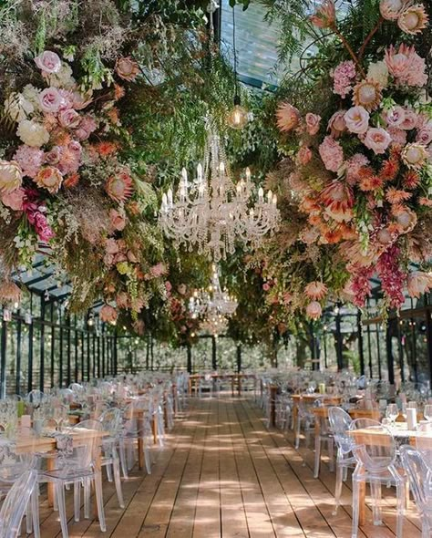 Wedding Venue Outside Garden, Princess Garden Wedding, Floral Tent Wedding, Multicolor Floral Wedding, Wedding Venues Floral, Wedding Inspo Floral, Wedding Venue Ideas Outdoor Garden, Flower Decor Wedding Reception Ideas, Floral Altar Wedding