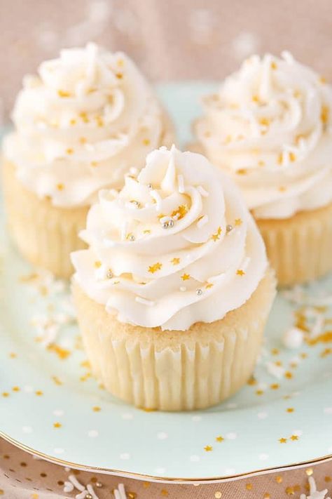 Vanilla Coconut Cupcakes, 12 Vanilla Cupcakes Recipe, Vanilla Bean Cupcake Recipe, Vanilla Cupcake Recipe From Box Cake Mixes, French Vanilla Cupcakes Recipe, Fluffy Cupcake Frosting, Cupcakes Decoration Easy Birthday, Best White Cupcake Recipe, Cupcakes Business Ideas