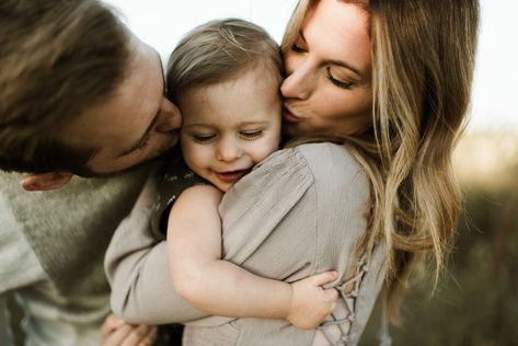 Mom and dad stealing a kiss from toddler at family photo session | Violet Short Photography, Indianapolis, Indiana Family 3 Photography, Family Photos With A Toddler, Family Photo Ideas With Toddler, Mom Dad And Toddler Photoshoot, Family Of 3 Photo Ideas Toddler, Mom Dad Baby Photoshoot, Mom Dad And Baby Photoshoot, Family Pictures With Toddler, Family Of 3 Photography