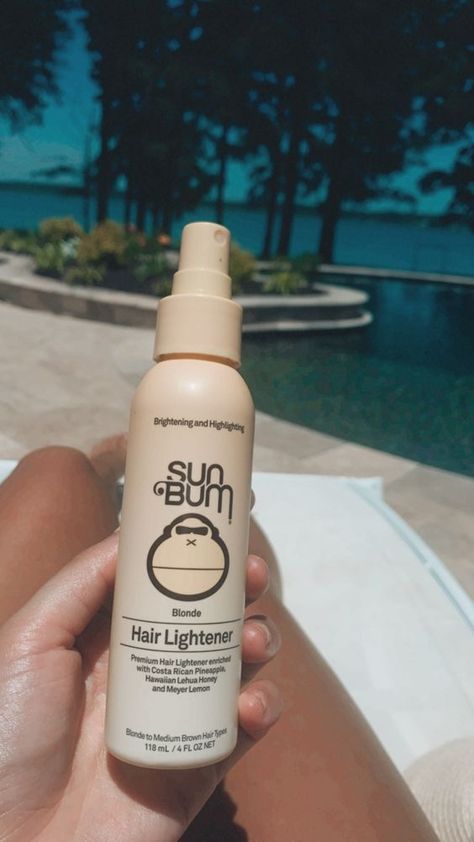 Sun Bum🙌 Sun Bum Hair Lightener Before And After, Sun Bum Aesthetic, Sun Bum Hair Lightener, Hair Lightener Spray, Brown Hair Types, Sun Bum Products, How To Lighten Blonde Hair, Sun Bum Sunscreen, Tanning Aesthetic