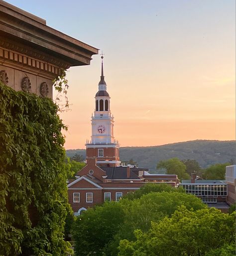 Bates College Aesthetic, Usa College Aesthetic, New England College Aesthetic, Pretty College Campus, Dartmouth College Aesthetic, Dartmouth University, Ivy League Aesthetic, Harvard Yale, College Vibes