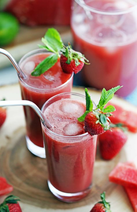 Fresh Watermelon Strawberry Soda Watermelon Soda, Watermelon And Strawberry, Strawberry Drink, Strawberry Soda, Watermelon Strawberry, Winter Drink, Strawberry Drinks, Soda Recipe, Strawberry Juice