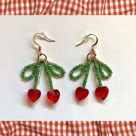 Cherry Bow Earrings 🍒♥️ Handmade dangle earrings.... - Depop Diy Earrings Seed Beads, Cherry Jewelry Diy, Cherry Bead Earrings, Diy Cherry Earrings, Beaded Bow Earrings, Bow Earrings Diy, Diy Dangle Earrings, Seed Beads Earrings, Anting Manik