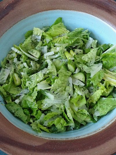 Basic Green Salad, Tossed Green Salad Recipes, Mustard Greens Salad Recipe, Meatless Salads, Simple Salads, Green Salads, Nutrition And Mental Health, Green Salad Recipes, Simple Green Salad