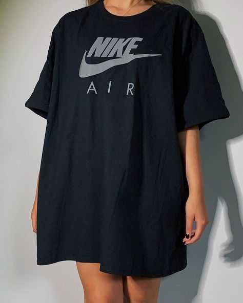 Oversized Nike Shirt, Nike Oversized Shirt, Nike Air Shirt, Bday Wishlist, Nike Tshirt, T Shirt Oversized, Oversized T Shirt, Nike Shirts, Oversized Shirt