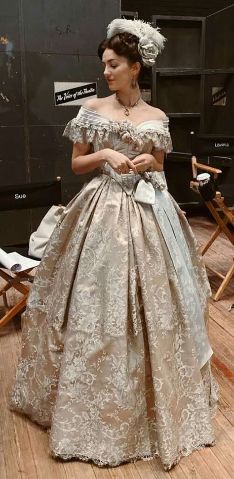 Classical Era Dress, 1800s Style Dresses, England 1800s Fashion, 19 Century Dress Ball Gowns, 1800 Halloween Costumes, 1800s Dress Aesthetic, 1900 Ball Gown, Ball Gowns Old Fashioned, Dresses From The 1800s Ball Gowns