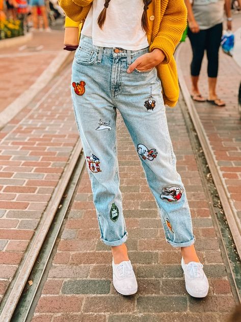 Disney Patch Denim Jacket, Disney Parks Outfits Halloween, Disney Diy Outfits Ideas, Halloween Jean Jacket, Diy Disney Denim Jacket, Vintage Disney Outfits Women, Disney Patches Jacket, Disney Patch Jacket, Cool Mom Disney Outfit