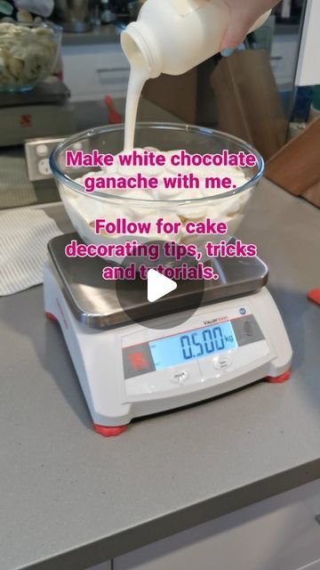 Custom Cakes, Cookies & Sweets on Instagram: "Let's make white chocolate liquid gold! Recipe ⬇️  White chocolate ganache is a staple of mine when cake decorating so I thought I would share with you my recipe and process.  I like to go slow and steady with this one, it can be temperamental.  Recipe : 3 parts white compounding chocolate (1800grams) 1 part thickened / whipping cream (600grams)  Microwave in bursts stirring each time until it is lump free, smooth and glossy.  🩷  #cakes #cakedecorating #tutorials #caketips #caketools #cake #recipe #ganache #whiteganache #whitechocolate #whitechocolateganache #cream #baking #cooking #cakereels #chocolatereels #Melbourne #Australia" White Chocolate Cake Decoration, White Chocolate Ganache Recipe, Chocolate Cake Toppers, Choc Ganache, Ganache Cake, White Chocolate Cake, Ganache Recipe, Sculpted Cakes, Slow And Steady